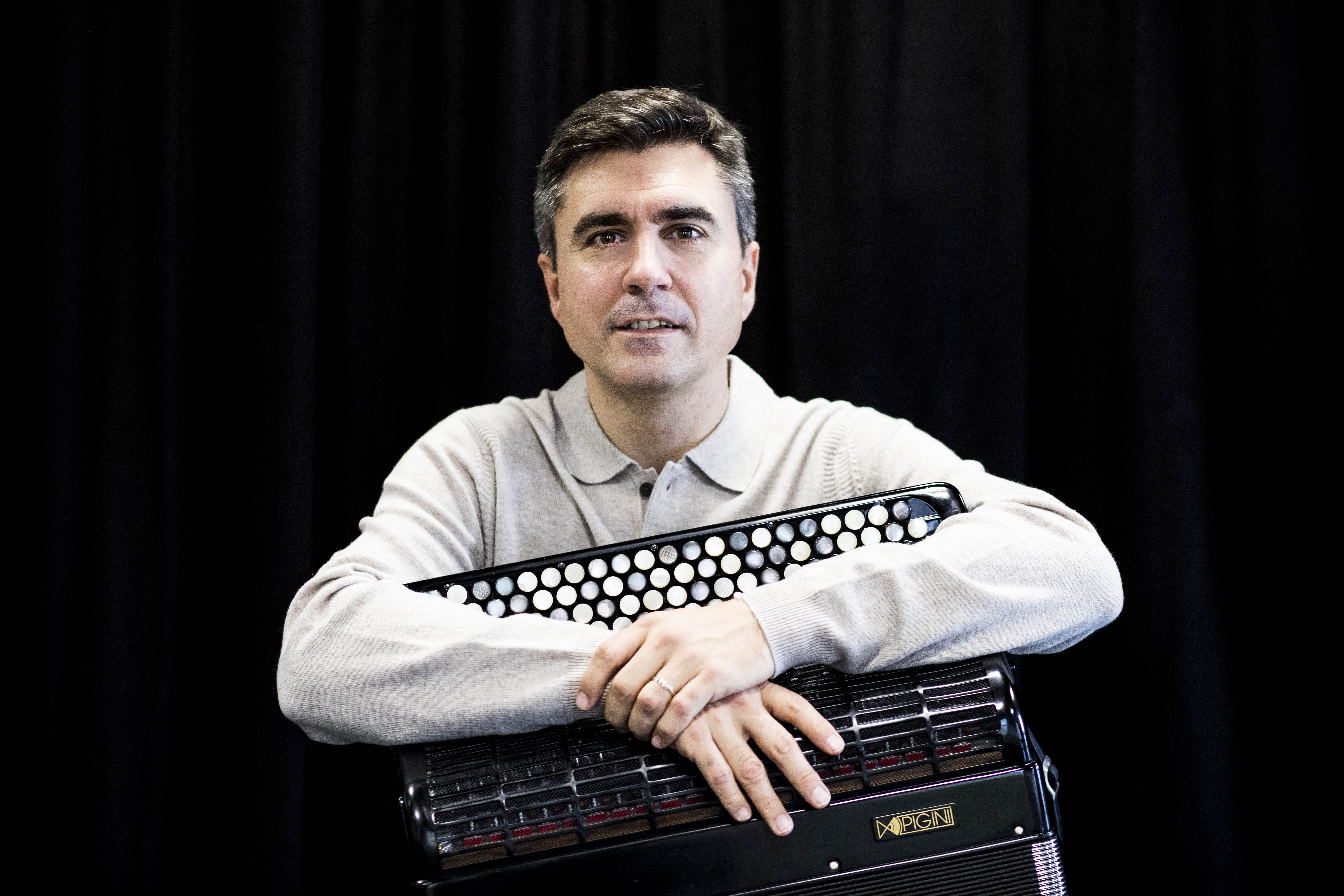 El acordeonista Iñaki Alberdi y un quinteto de músicos de la OSN ofrece en Civican el quinto concierto del 